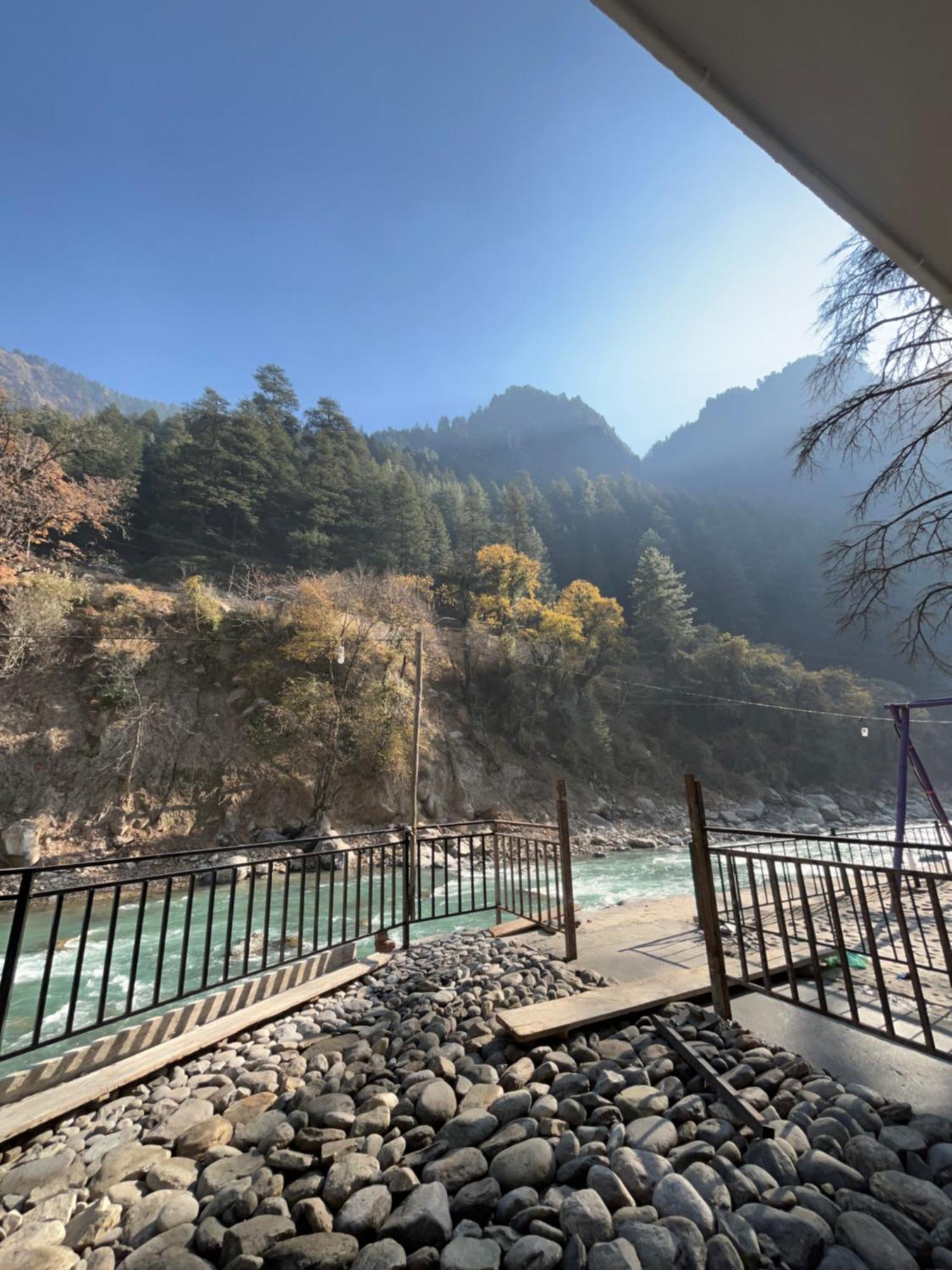 Hom House Of Mannmauji Riverside Kasol Dış mekan fotoğraf
